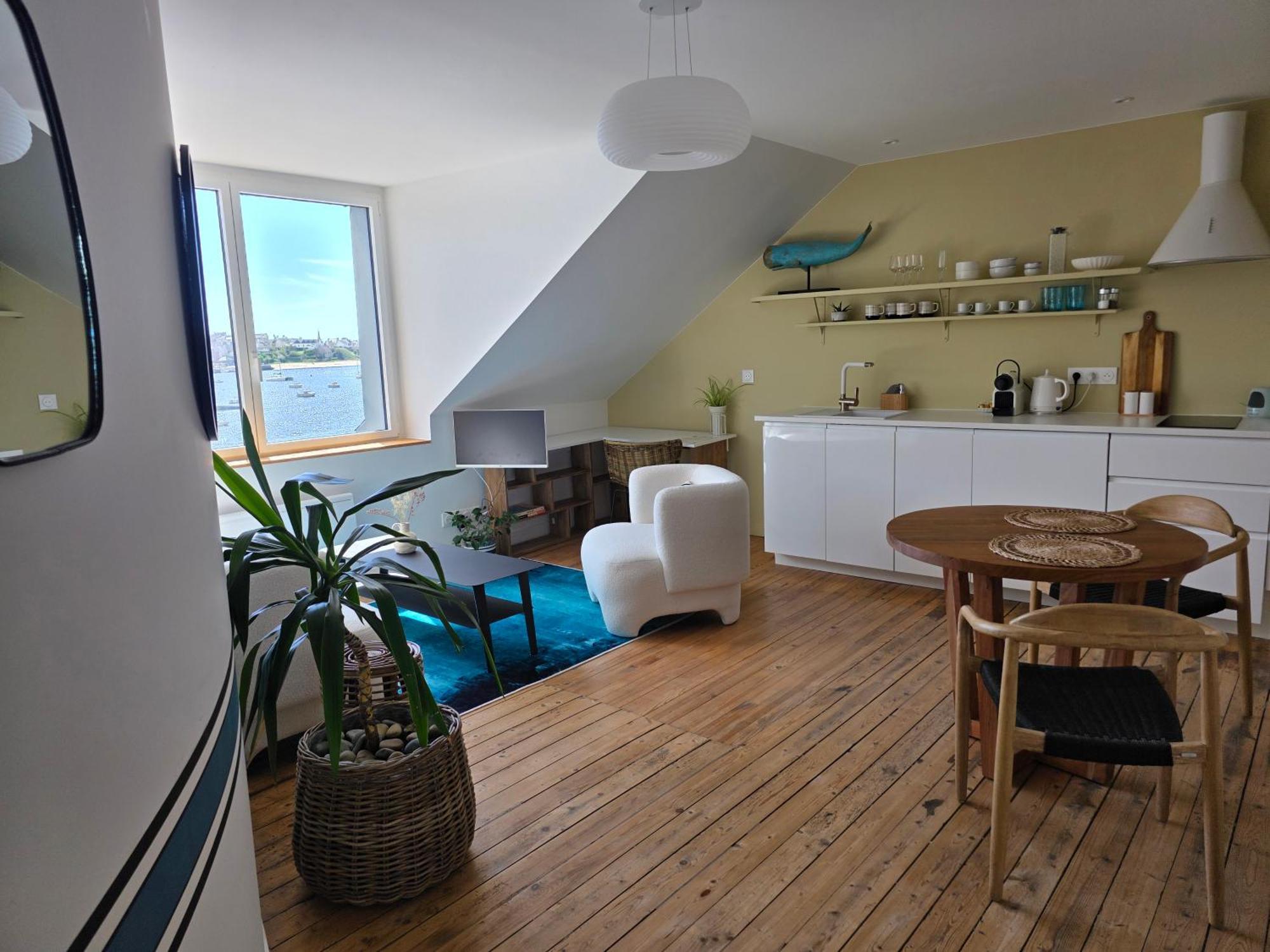 Anatoline Audierne Appart'Hotel Vue Mer - Sea & Harbor Stay Eksteriør billede